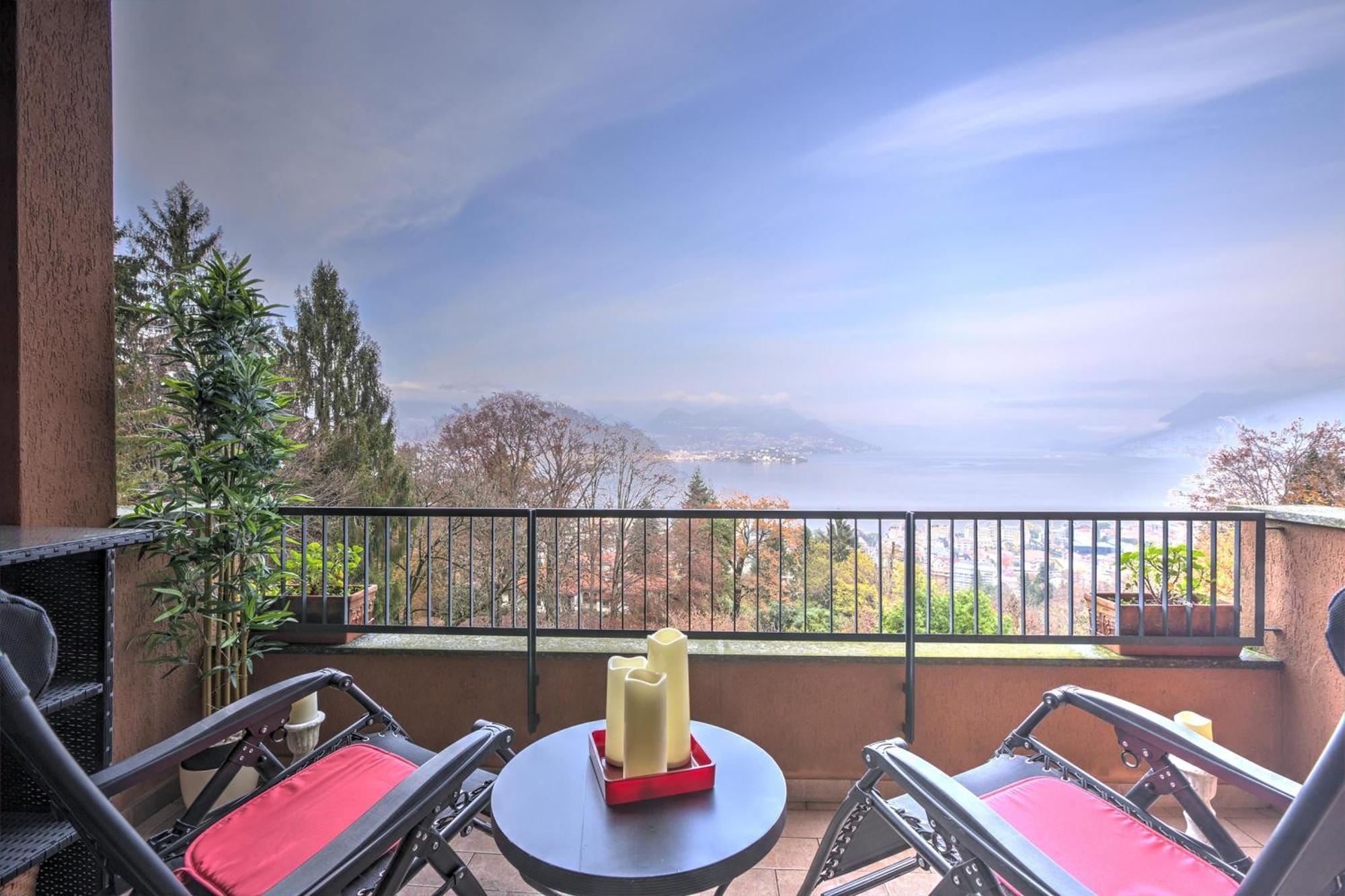 Апартаменти La Bellavista Penthouse Стреза Екстер'єр фото