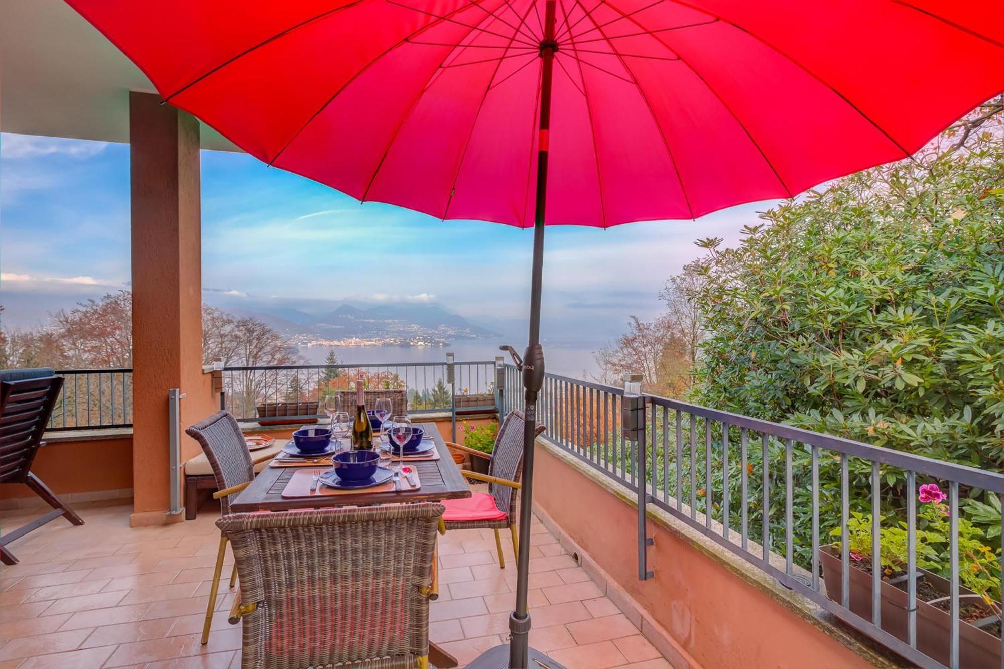 Апартаменти La Bellavista Penthouse Стреза Екстер'єр фото